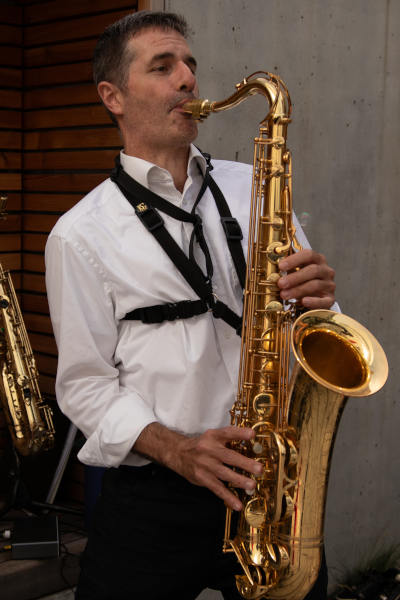 Solist Christian mit Sax für euere Veranstaltung wie Hochzeit, Geburtstag, Firmenevent. Lounchmusik und entspannte Unterhaltung mit Soul, Jazz und Pop-Musik.